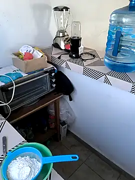 Snapshot of EmpaticBolillo chatting on December 2, 2025, 3:47 pm EmpaticBolillo online show from December 2, 2025, 3:47 pm