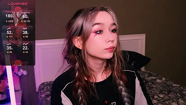 Snapshot of Kimiko__ chatting on November 30, 2025, 8:09 pm Kimiko online show from November 30, 2025, 8:09 pm