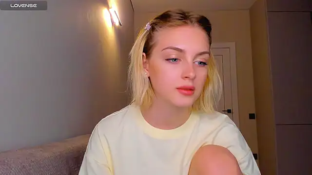 pretty girlnextdoor online show from December 7, 2024, 5:48 pm