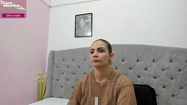 Snapshot of Valesskahall chatting on November 4, 2025, 12:09 pm Valesskahall online show from November 4, 2025, 12:09 pm