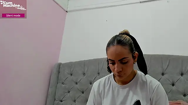 Snapshot of Valesskahall chatting on December 5, 2025, 12:15 pm Valesskahall online show from December 5, 2025, 12:15 pm