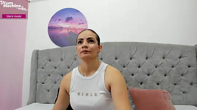 Snapshot of Valesskahall chatting on November 15, 2025, 11:58 am Valesskahall online show from November 15, 2025, 11:58 am