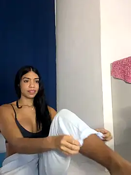 Snapshot of -Naomyy- chatting on October 22, 2025, 9:42 am -Naomyy- online show from October 22, 2025, 9:42 am