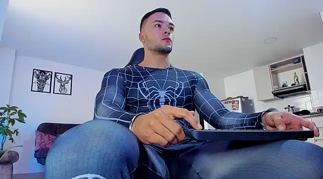 Snapshot of alexander_collin02 chatting on January 6, 2025, 1:30 pm alexander collin02 online show from January 6, 2025, 1:30 pm