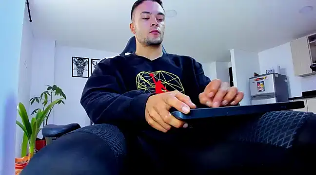 Snapshot of alexander_collin02 chatting on February 21, 2025, 1:00 pm alexander collin02 online show from February 21, 2025, 1:00 pm