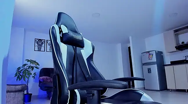 Snapshot of alexander_collin02 chatting on December 20, 2024, 2:16 pm alexander collin02 online show from December 20, 2024, 2:16 pm