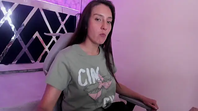  alaia collway  online show from February 3, 2025, 3:17 pm