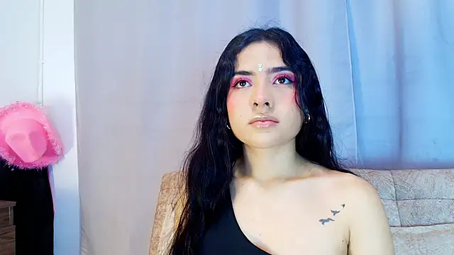 adara johnson   online show from November 16, 2025, 12:21 pm