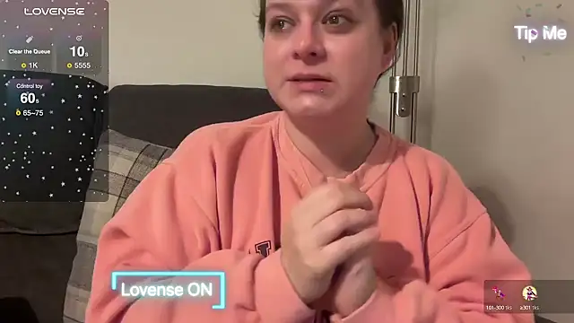 NaughtyWifeUK online show from February 7, 2025, 9:48 pm