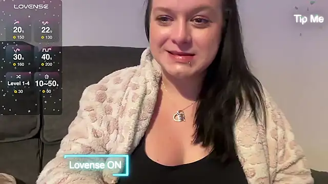 NaughtyWifeUK online show from January 1, 2025, 1:15 am