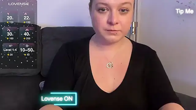 NaughtyWifeUK online show from December 21, 2024, 11:45 pm