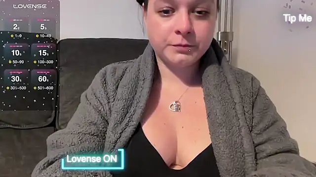 NaughtyWifeUK online show from February 16, 2025, 11:17 pm