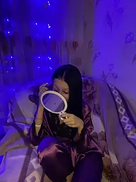 Snapshot of Starry_Siren chatting on January 27, 2025, 5:15 pm Starry Siren online show from January 27, 2025, 5:15 pm