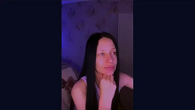 Starry Siren online show from May 15, 2026, 1:42 pm
