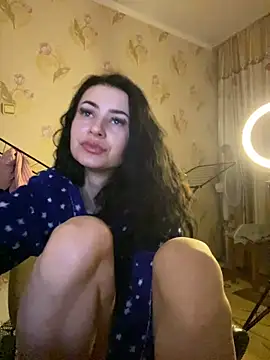 Snapshot of Starry_Siren chatting on February 19, 2025, 6:21 pm Starry Siren online show from February 19, 2025, 6:21 pm