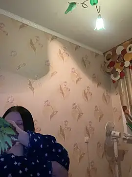 Snapshot of Starry_Siren chatting on December 14, 2024, 8:08 pm Starry Siren online show from December 14, 2024, 8:08 pm