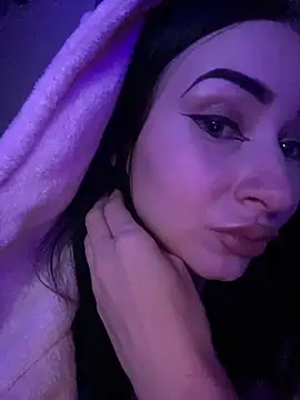 Snapshot of Starry_Siren chatting on December 9, 2024, 6:35 pm Starry Siren online show from December 9, 2024, 6:35 pm