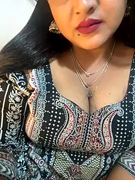 Snapshot of Ayesha_mahi chatting on November 18, 2025, 12:19 pm Ayesha mahi online show from November 18, 2025, 12:19 pm