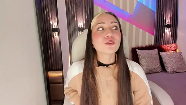 emily layton online show from September 22, 2025, 2:23 pm