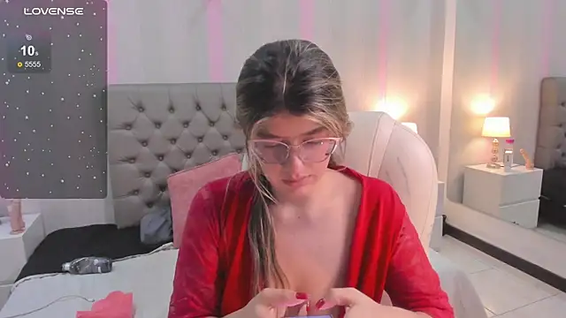 Snapshot of SEXMILLA_ chatting on February 21, 2025, 2:06 am SEXMILLA  online show from February 21, 2025, 2:06 am