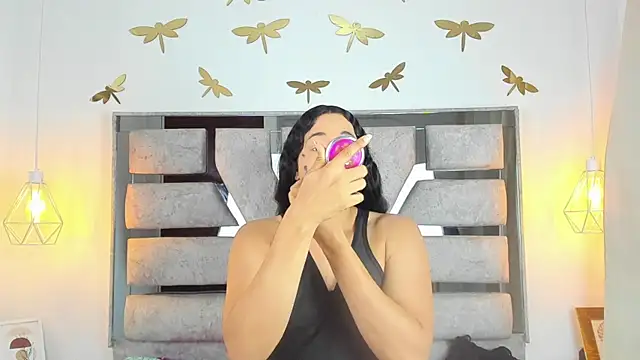 Snapshot of Alison_Chan_ chatting on December 22, 2025, 1:33 pm Alison Chan online show from December 22, 2025, 1:33 pm