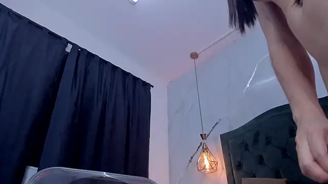 Snapshot of annyvans chatting on December 17, 2025, 8:58 pm annyvans online show from December 17, 2025, 8:58 pm