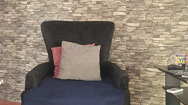 alondrabigtits online show from November 6, 2025, 12:31 pm