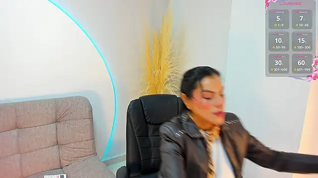 Ada Monroe10 online show from October 3, 2025, 1:45 pm