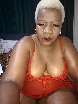 dirasweetlipsxx online show from April 4, 2026, 8:15 pm