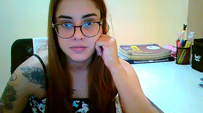 Snapshot of maliamiller chatting on March 18, 2025, 1:12 pm maliamiller online show from March 18, 2025, 1:12 pm