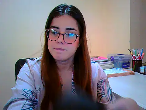 Snapshot of maliamiller chatting on October 26, 2025, 6:19 pm maliamiller online show from October 26, 2025, 6:19 pm