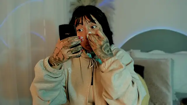 Evangeline bell online show from October 8, 2025, 12:28 pm