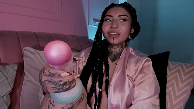 Evangeline bell online show from February 28, 2025, 6:31 pm