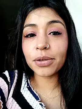 Snapshot of Aisha_09 chatting on May 6, 2026, 1:37 pm Aisha 09 online show from May 6, 2026, 1:37 pm