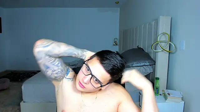 jhonstark09 online show from September 9, 2025, 9:13 pm