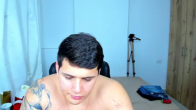 jhonstark09 online show from February 14, 2025, 4:26 am