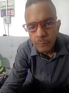 Snapshot of latinmartin73 chatting on March 18, 2025, 1:02 am latinmartin73 online show from March 18, 2025, 1:02 am