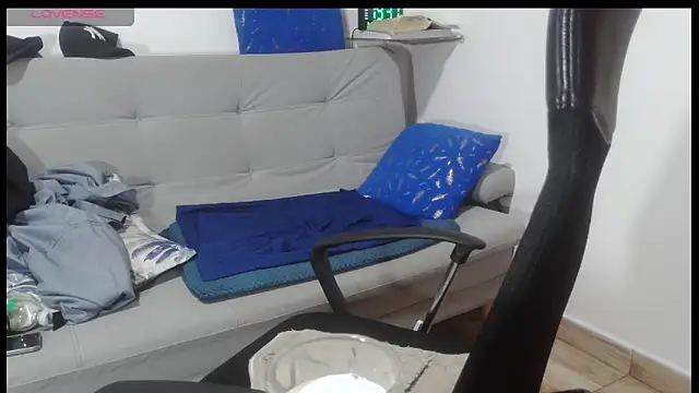 latinmartin73 online show from April 15, 2026, 12:38 am