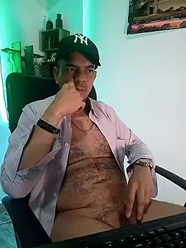 Snapshot of latinmartin73 chatting on February 26, 2025, 3:03 am latinmartin73 online show from February 26, 2025, 3:03 am