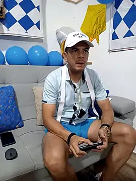 Snapshot of latinmartin73 chatting on September 23, 2025, 12:50 am latinmartin73 online show from September 23, 2025, 12:50 am