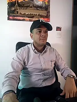 Snapshot of latinmartin73 chatting on February 25, 2025, 11:59 pm latinmartin73 online show from February 25, 2025, 11:59 pm