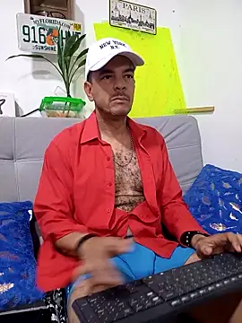 Snapshot of latinmartin73 chatting on September 22, 2025, 12:27 am latinmartin73 online show from September 22, 2025, 12:27 am