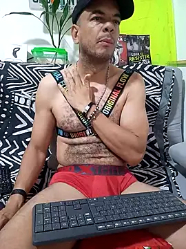 Snapshot of latinmartin73 chatting on September 14, 2025, 2:39 pm latinmartin73 online show from September 14, 2025, 2:39 pm