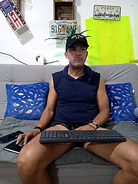 Snapshot of latinmartin73 chatting on September 18, 2025, 11:41 pm latinmartin73 online show from September 18, 2025, 11:41 pm