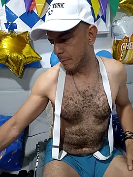 Snapshot of latinmartin73 chatting on September 27, 2025, 12:17 am latinmartin73 online show from September 27, 2025, 12:17 am