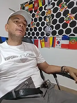 Snapshot of latinmartin73 chatting on June 27, 2026, 7:42 pm latinmartin73 online show from June 27, 2026, 7:42 pm