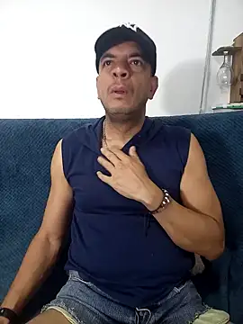 Snapshot of latinmartin73 chatting on March 1, 2025, 2:44 pm latinmartin73 online show from March 1, 2025, 2:44 pm