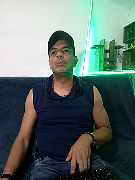 Snapshot of latinmartin73 chatting on March 1, 2025, 11:37 pm latinmartin73 online show from March 1, 2025, 11:37 pm