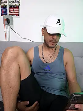Snapshot of latinmartin73 chatting on February 21, 2025, 2:17 am latinmartin73 online show from February 21, 2025, 2:17 am