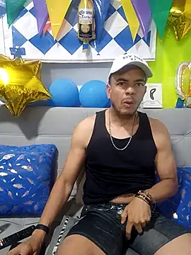 Snapshot of latinmartin73 chatting on September 29, 2025, 2:51 am latinmartin73 online show from September 29, 2025, 2:51 am